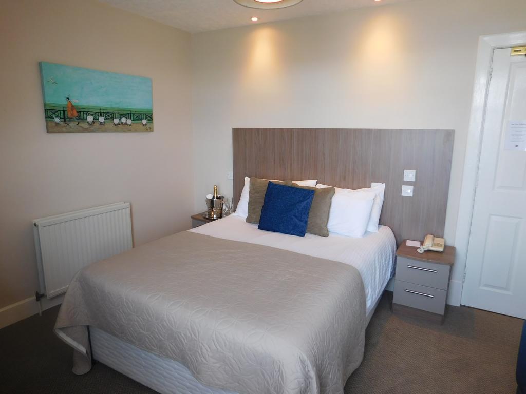 Cullen Bay Hotel Екстер'єр фото