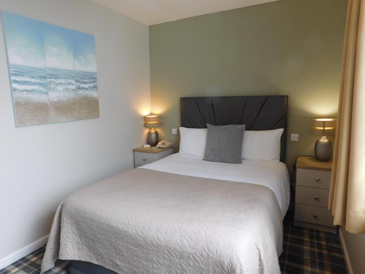 Cullen Bay Hotel Екстер'єр фото