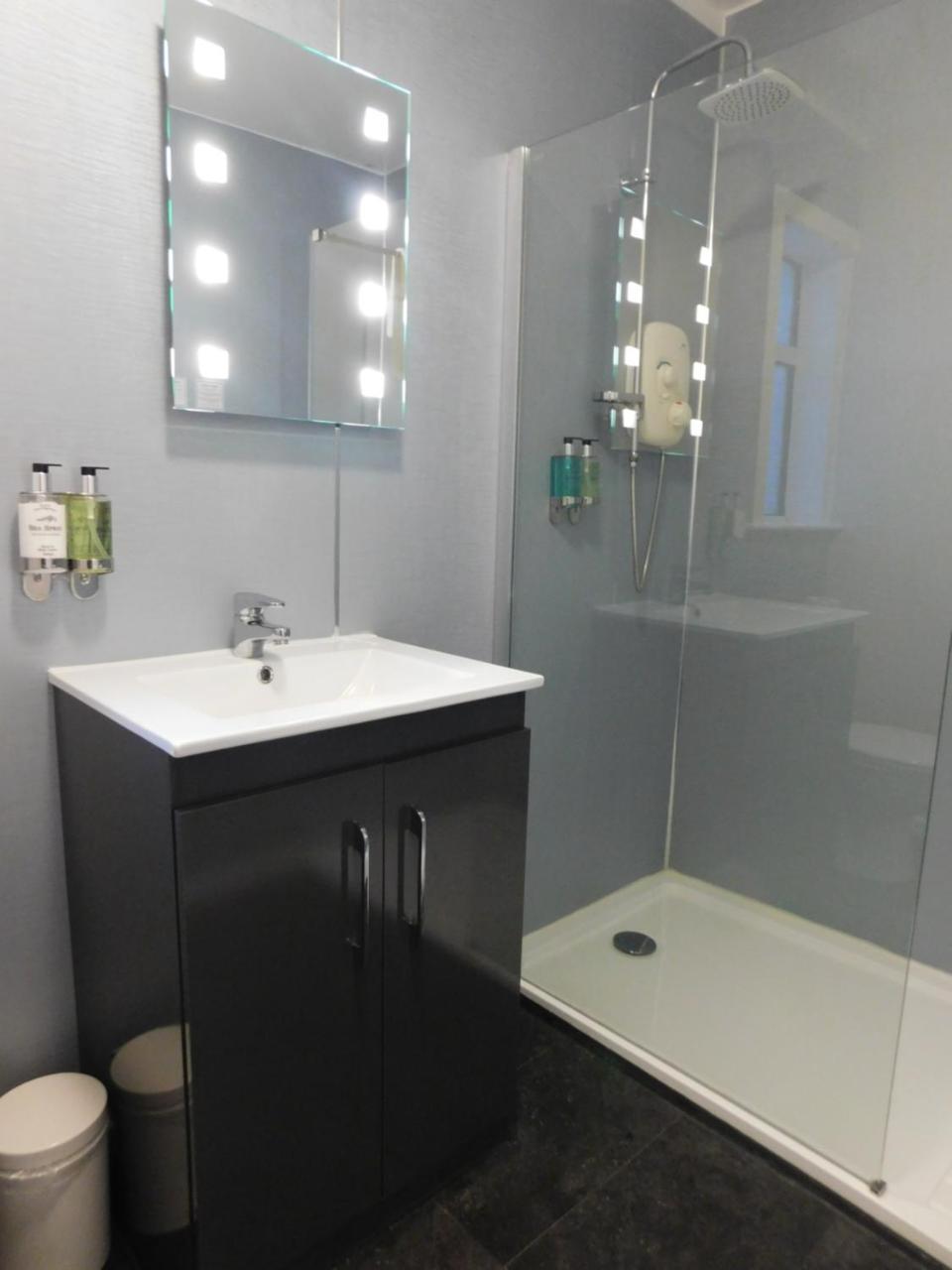 Cullen Bay Hotel Екстер'єр фото